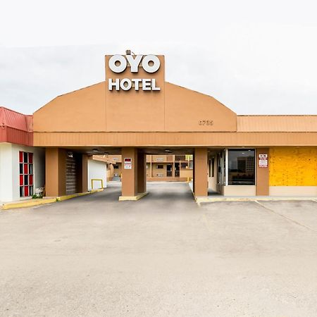 Oyo Hotel San Antonio Lackland Afb Seaworld Hwy 90 W Eksteriør billede