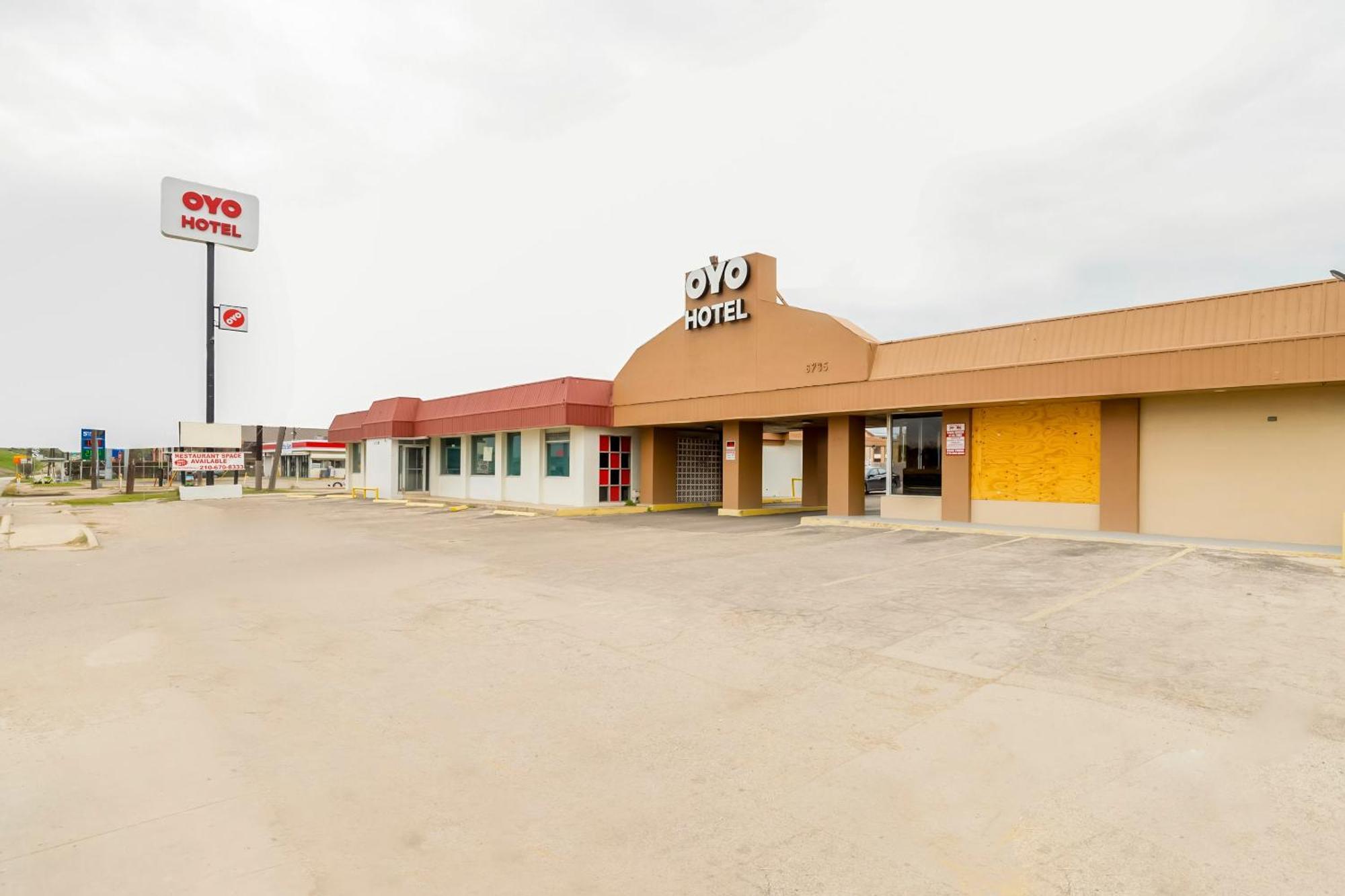 Oyo Hotel San Antonio Lackland Afb Seaworld Hwy 90 W Eksteriør billede