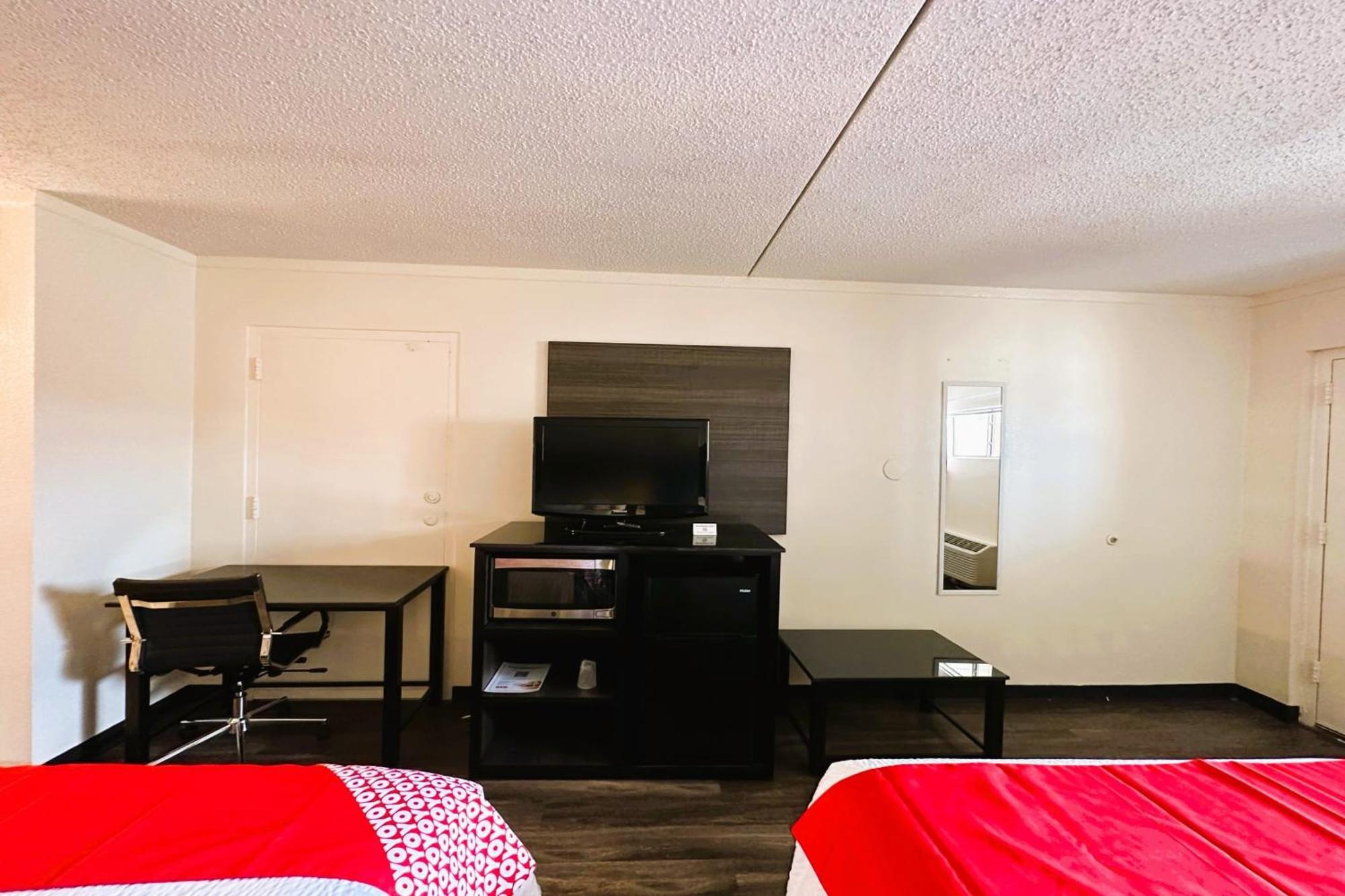 Oyo Hotel San Antonio Lackland Afb Seaworld Hwy 90 W Eksteriør billede