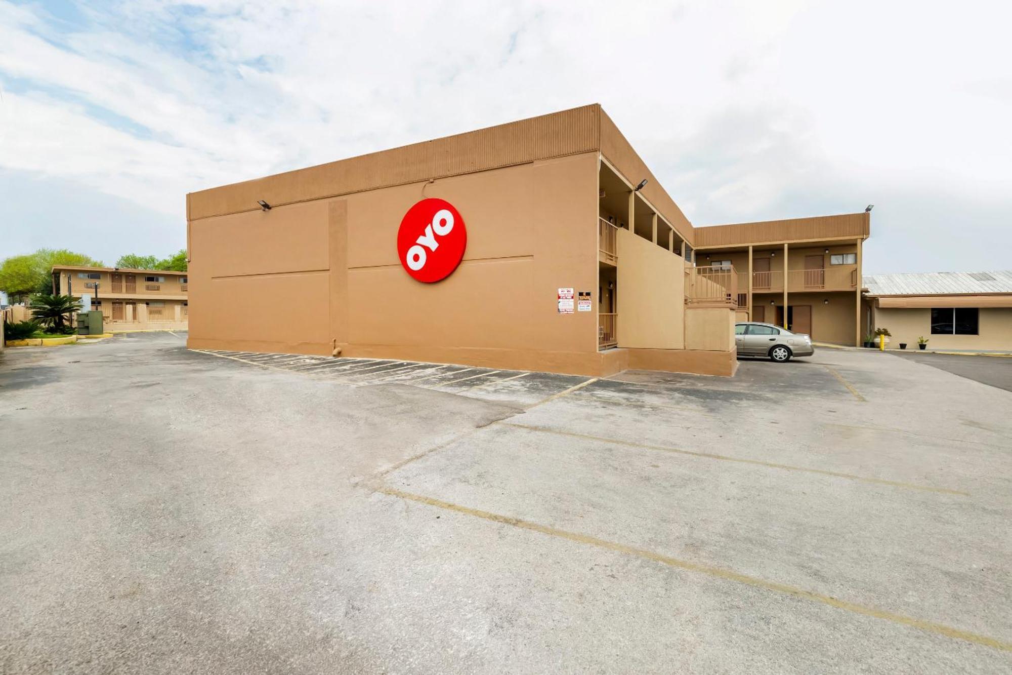 Oyo Hotel San Antonio Lackland Afb Seaworld Hwy 90 W Eksteriør billede