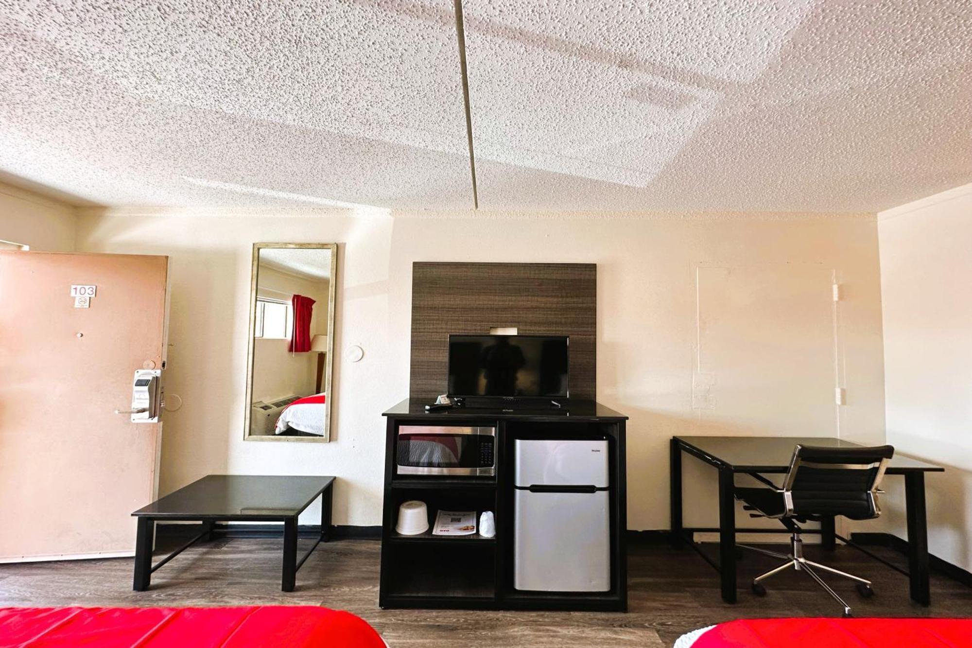 Oyo Hotel San Antonio Lackland Afb Seaworld Hwy 90 W Eksteriør billede