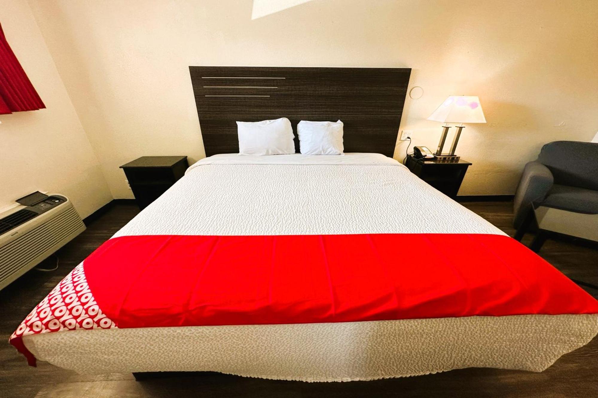 Oyo Hotel San Antonio Lackland Afb Seaworld Hwy 90 W Eksteriør billede