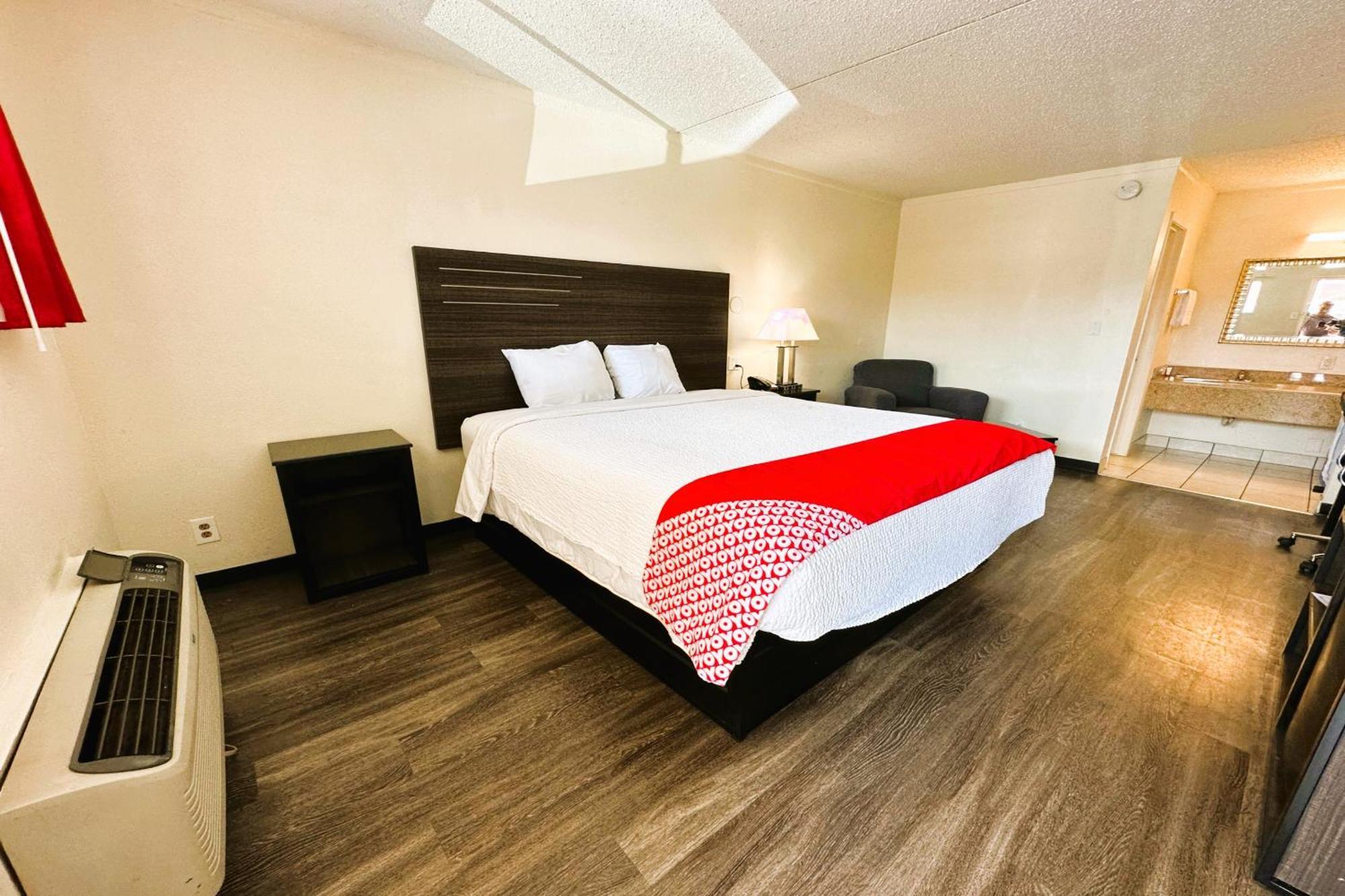 Oyo Hotel San Antonio Lackland Afb Seaworld Hwy 90 W Eksteriør billede
