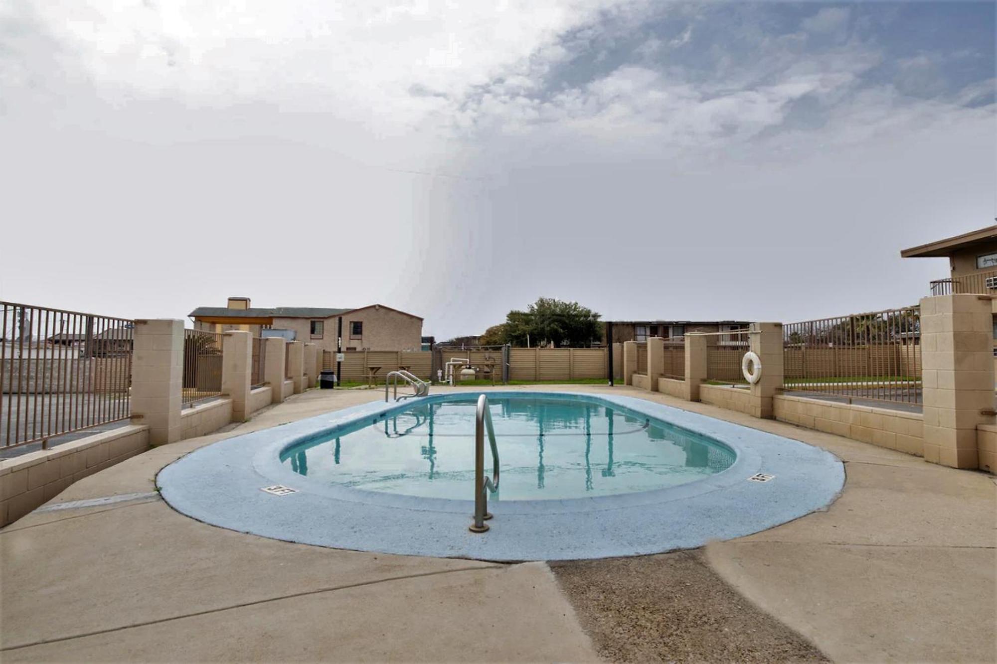 Oyo Hotel San Antonio Lackland Afb Seaworld Hwy 90 W Eksteriør billede