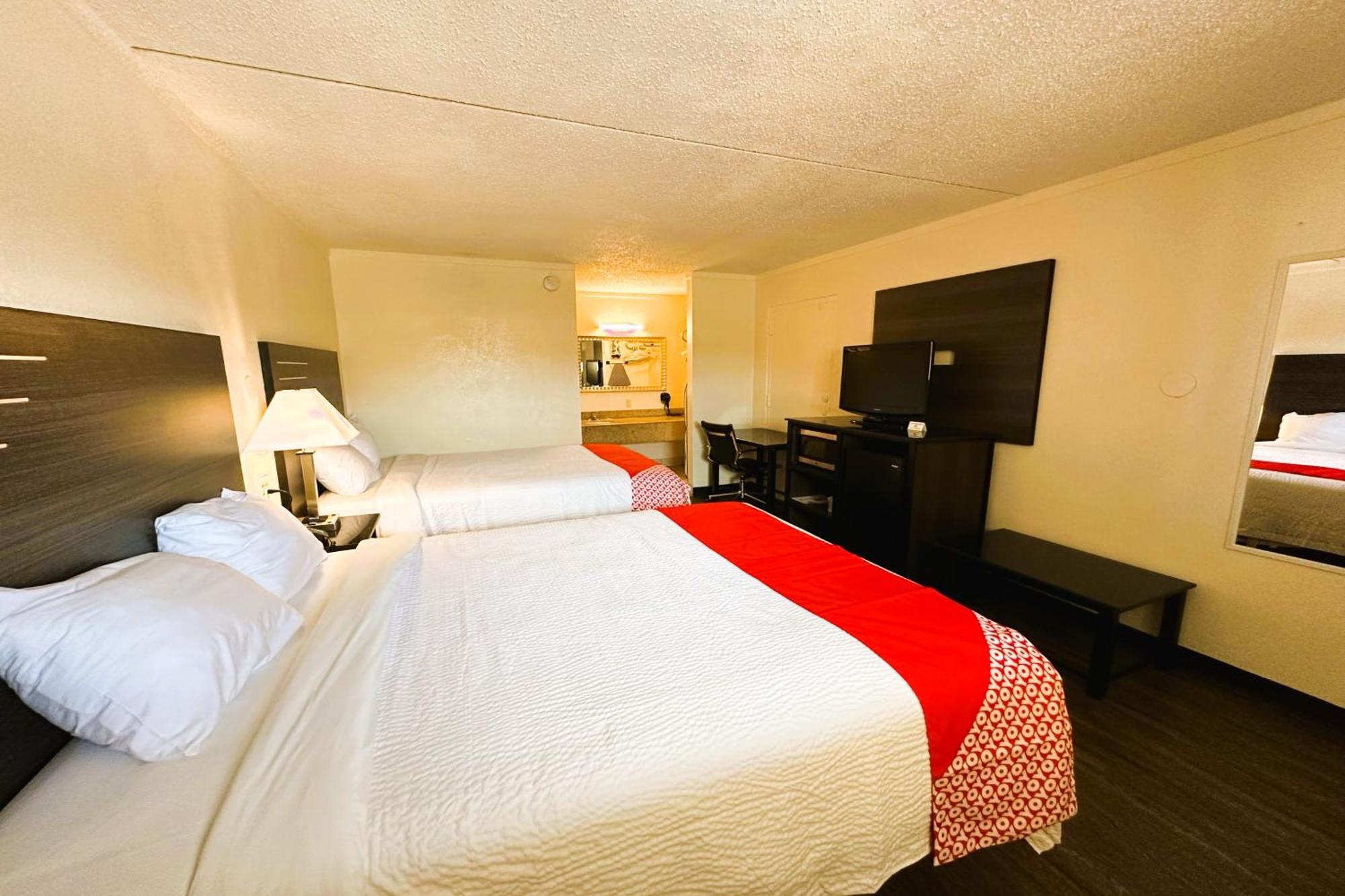Oyo Hotel San Antonio Lackland Afb Seaworld Hwy 90 W Eksteriør billede