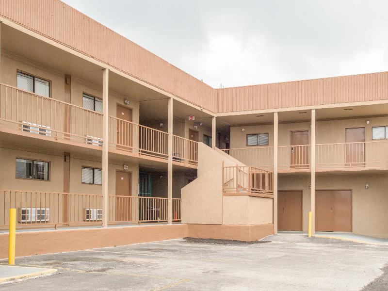 Oyo Hotel San Antonio Lackland Afb Seaworld Hwy 90 W Eksteriør billede